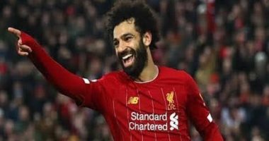 محمد صلاح يقرأ كتابا جديدا فى حظر كورونا.. اعرف عنوانه ومؤلفه