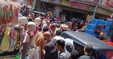 اضبط مخالفة..تكدس المواطنين فى سوق درب الآثر فى محيط مسجد السيد البدوى بطنطا