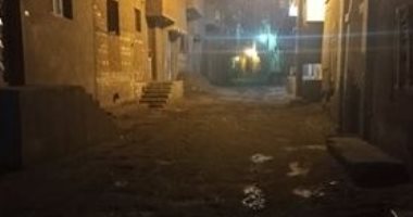 من البلكونة.. بحر المصرى يرصد بصورة التزام قرية شنرا ببنى سويف بحظر التجوال