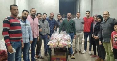 شباب الخير بشبرا الخيمة يوزعون الخضروات علي أسر العمالة المؤقتة