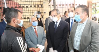 محافظ المنوفية ووزير الإتصالات يتابعان آليات صرف منحة العمالة الغير منتظمة
