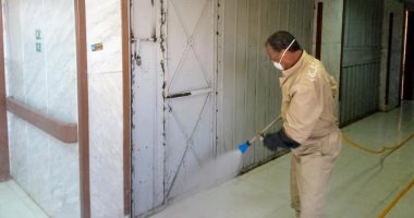 صور.. تعقيم وتطهير مستشفى دراو المركزى فى أسوان لمواجهة فيروس كورونا