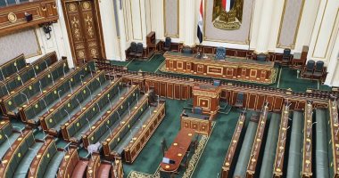 صور.. البرلمان يستعد للجلسة العامة ويضع إرشادات المسافات الآمنة