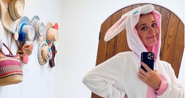 ابرزت علامات الحمل بوضوح..هكذا احتفلت كاتي بيري بعيد الفصح بمنزلها