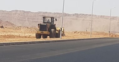 صور.. تطوير ورصف الطرق بحى النور فى شرم الشيخ