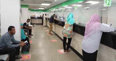 7635 مواطنا يصرفون منحة العمالة الغير منتظمة بمكاتب البريد والمدارس بالقليوبية