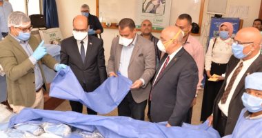 صور.. جامعة أسيوط تنجح فى إنتاج المستلزمات الوقائية للأطقم الطبية