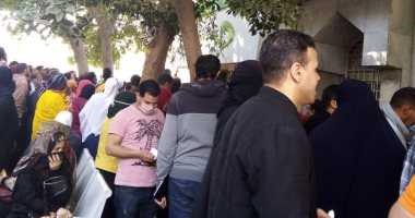 خوفا من انتشار كورونا.. قارئ يشكو التكدس أمام مكتب بريد المعادى