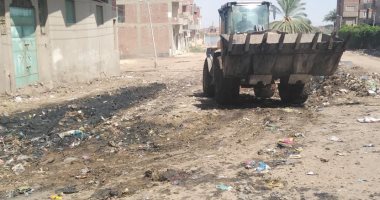 استجابة لسيبها علينا.. محافظة الجيزة ترفع كفاءة النظاقة بقرية مزغونة بالبدرشين