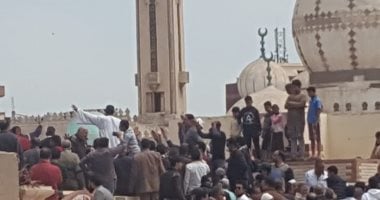فيديو وصور.. صلاة الجنازة ودفن جثمان البطل محمد الحوفى شهيد الواجب