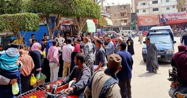 فض سوق ميدان الحرازية بطوخ لمواجهة كورونا.. صور
