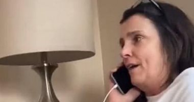 أمريكية تودع والدتها هاتفيا قبل أيام من وفاتها بسبب كورونا.. فيديو
