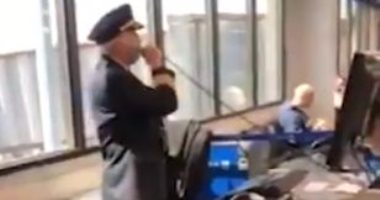 "مراته ممرضه"..طيار أمريكى يطالب زملاءه بالوقوف لتحية الأطقم الطبية فى نيويورك