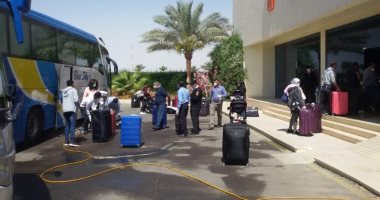 العائدون من أمريكا يغادرون مرسى علم إلى القاهرة بعد انتهاء الحجر الصحى غدا 