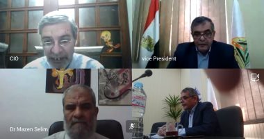 نائب رئيس جامعة بنها يبحث ملف التعليم عن بعد واختبارات الفصل الدراسى الثانى 