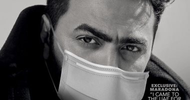 تامر حسنى بالكمامة على غلاف مجلة "فوج" للمشاركة بحملة "خليك فى البيت"