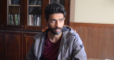 شاهد عمرو عابد فى كواليس مسلسل القمر آخر الدنيا