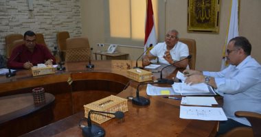 محافظ الوادى الجديد يوجه المختصين بغلق الحدائق والساحات فى شم النسيم