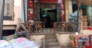 تشميع مقهى بالمعتمدية يعمل بالتزامن مع فرض الحجر الصحى على القرية.. صور