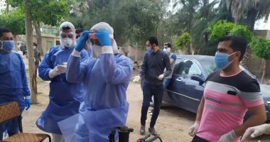 حملات تعقيم مكثفة لقرية صفط تراب بعد ارتفاع عدد الإصابة بكورونا لـ32 حالة.. صور