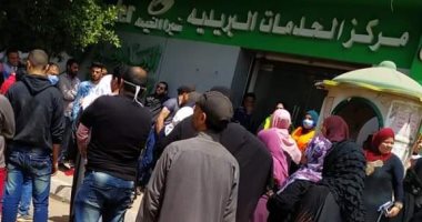 اضبط مخالفة.. ازدحام بمكتب بريد شبرا الخيمة رغم التحذيرات من "كورونا"