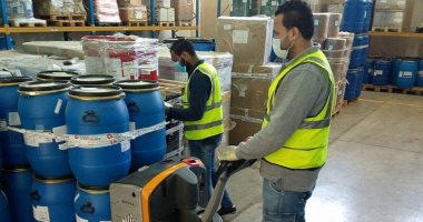 عمليات تعقيم بشركة مطار القاهرة للشحن واستمرار استقبال البضائع.. صور