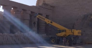أول صور لعمليات ترميم تماثيل الكباش بمعبد الكرنك