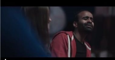 محمود الليثى يروج لفيلمه "حظر تجول" ساخرا: قريبا لما السينمات تفتح