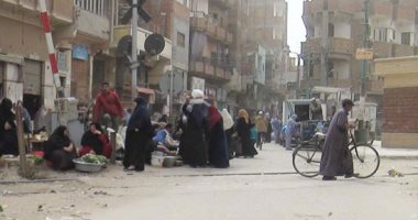 اضبط مخالفة.. زحام فى سوق الدلجمون بالغربية بالرغم من التحذيرات.. صور