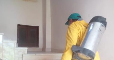 صور.. تعقيم قريتى الحصوة والسعدية فى بلبيس بعد ظهور حالات اشتباه بكورونا