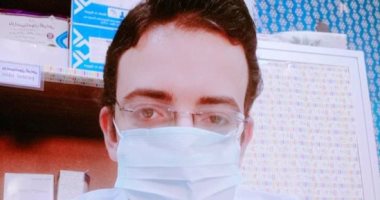 الجيش الأبيض.. محمد طارق صيدلى بمستشفى أطفال مطروح فى مواجهة كورونا