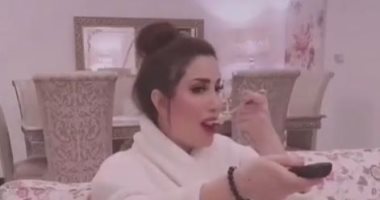 الأكل سيد الموقف.. نسرين طافش: فعاليات الحجر المنزلى مستمرة