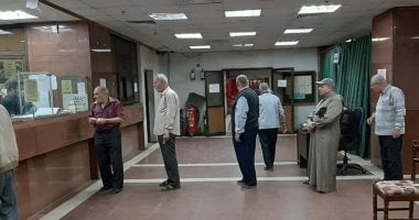 "التطبيقيين": إجراءات احترازية أثناء صرف المعاشات لمنع عدوى كورونا.. صور