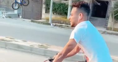 على أنغام دورك جاي.. دونجا يسابق دراجة استعداداً لاستئناف الدوري