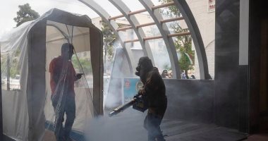 إيران تسجل رقما قياسيا فى الإصابة بكورونا.. أكثر من 10 آلاف مصاب و458 وفاة فى يوم واحد.. محافظ طهران يقترح "حظر تجوال".. روحانى يقرر خفض ساعات العمل الثلاثاء المقبل.. وتقليص الموظفيين اعتباراً من 26 نوفمبر