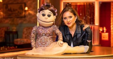 نيللي كريم مع أبلة فاهيتا .. تخلع حزامها وتزغرد وتأكل فلفل حار 