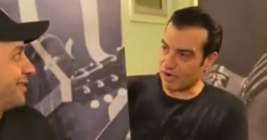 مصطفي قمر مع إيهاب توفيق فى حفل مباشر على "تيك توك" اليوم
