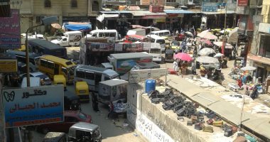 امسك مخالفة.. شكوى من التكدسات بسوق المعهد الدينى بالإسكندرية