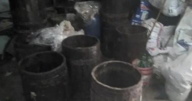 صور.. شرطة التموين تضبط 1.250 طن فسيخ فاسد بعابدين