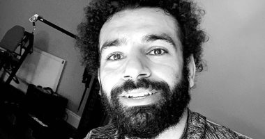 أبيض × أسود.. محمد صلاح فى أحدث ظهور له خلال الحجر المنزلى
