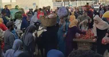 امسك مخالفة.. شكوى من التكدس والإزدحام بسبب سوق طرابمبا فى البحيرة