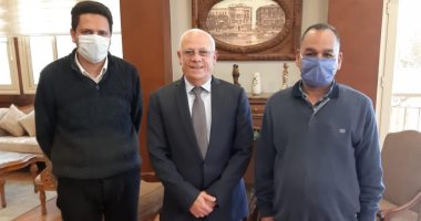 محافظ بورسعيد مشيدا بأطباء وتمريض مستشفى الحميات: جنودنا فى معركة "كورونا"