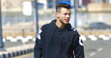بعد عودته لحسابات الأهلى.. دونجا لا يتوقف عن التدريب
