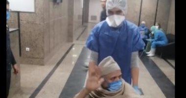 تعافى مسن عمره 72 عاما من كورونا بمستشفى قها للحجر الصحى.. فيديو