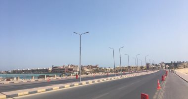 شواطئ الغردقة خالية وغلق شارع الكورنيش بالمدينة ..صور وفيديو