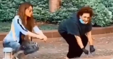 بالكمامة والقفاز..هيفاء وهبى تشارك أمها التمارين الرياضية بالمنزل..صور وفيديو