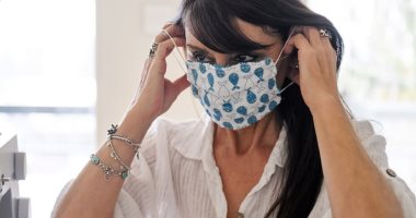 بيجامه قديمة وكيس مخدة ولحاف حيل جديدة لصنع الكمامة.. اعرف رأى العلماء