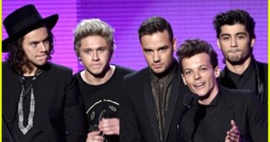 لم شمل فرقة One Direction بدون زين مالك