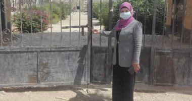 "بالضبة والمفتاح" .. رئيسة نقادة تقود جولة للتأكد من غلق الحدائق.. صور