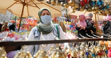 زينة رمضان تهزم كورونا..تعليق الفوانيس بشوارع القاهرة فرحة بالشهر الكريم..صور